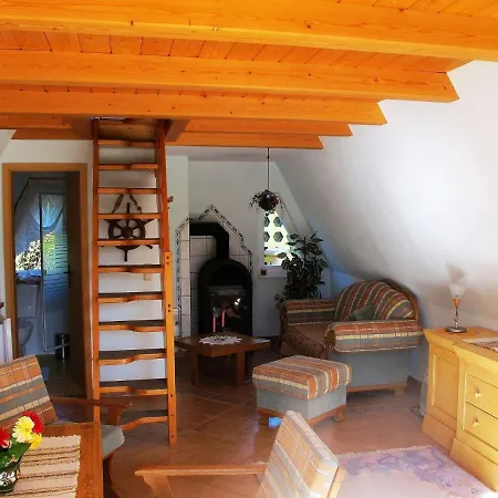 Cottage, Dom wakacyjny *